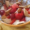 Yogur con galletas y fresa